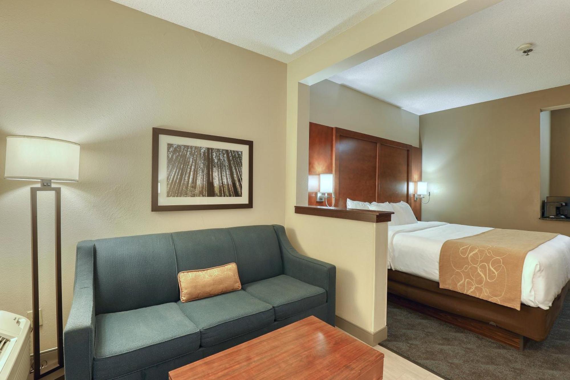 Comfort Suites Appleton Airport Exterior foto